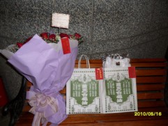 白花油│台北│蕭邦國際音樂節│致送禮物及鮮花給波哥雷里奇大師b